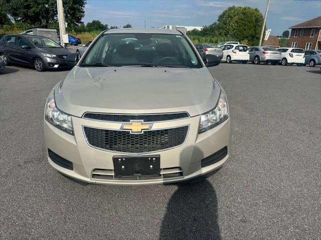 used 2014 Chevrolet Cruze car, priced at $9,900