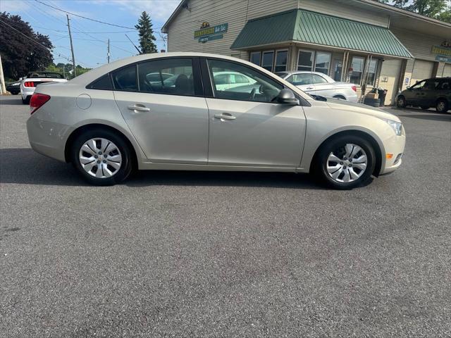 used 2014 Chevrolet Cruze car, priced at $9,900