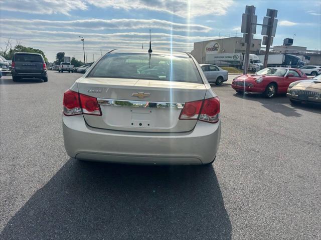 used 2014 Chevrolet Cruze car, priced at $9,900