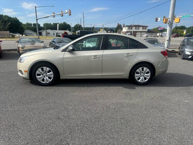 used 2014 Chevrolet Cruze car, priced at $9,900