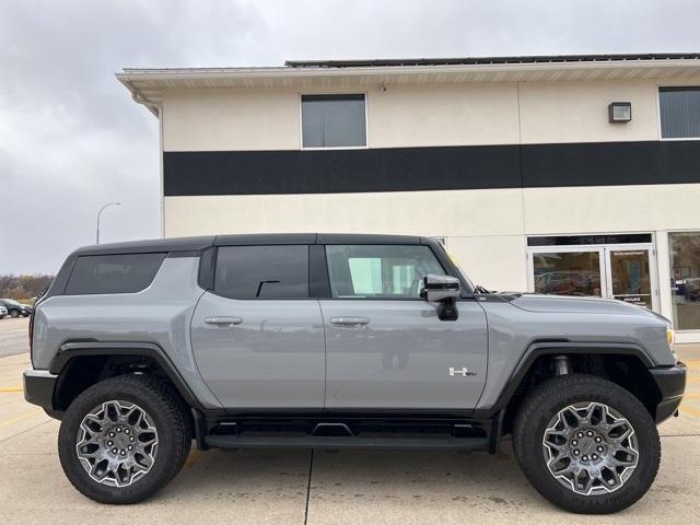 new 2025 GMC HUMMER EV SUV car