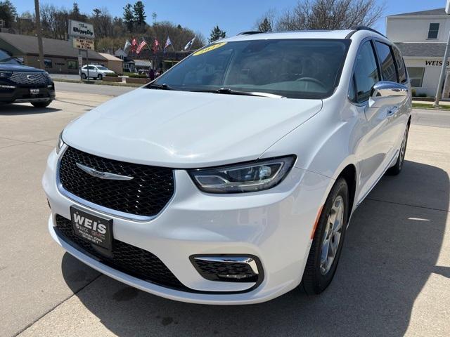 used 2022 Chrysler Pacifica car, priced at $37,600