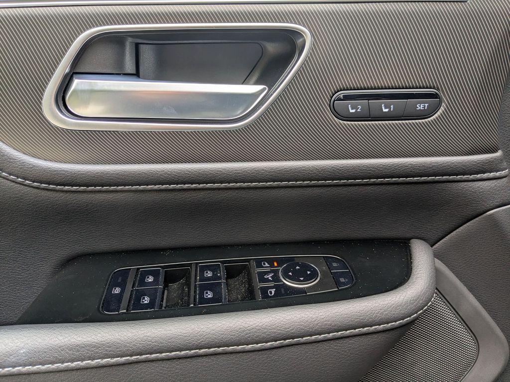 new 2025 INFINITI QX80 car, priced at $83,198