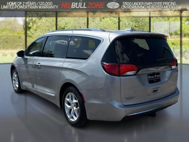 used 2018 Chrysler Pacifica car, priced at $15,081