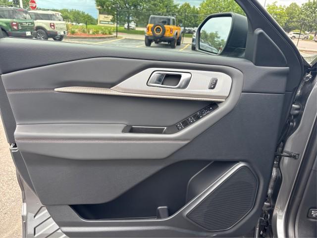 new 2025 Ford Explorer car, priced at $48,376