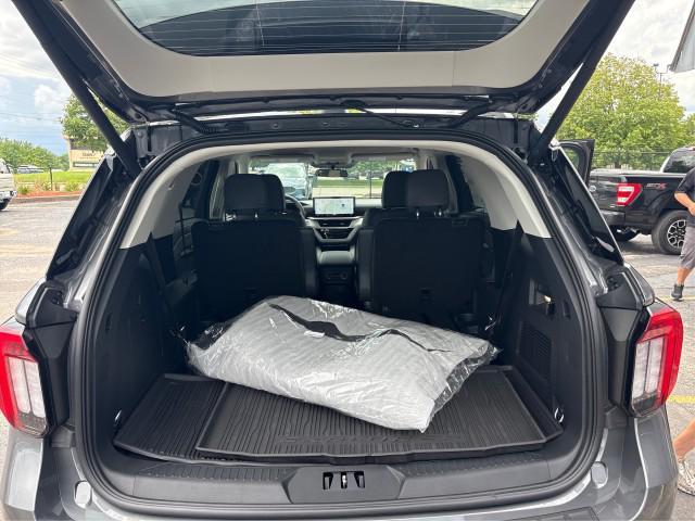 new 2025 Ford Explorer car, priced at $48,376