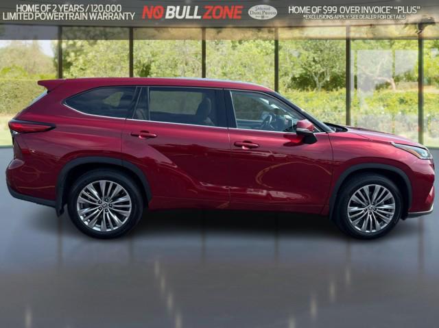 used 2021 Toyota Highlander car, priced at $39,405