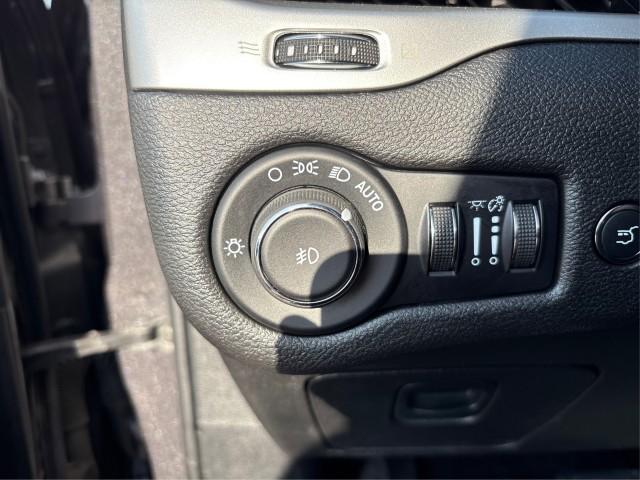 used 2018 Jeep Cherokee car, priced at $17,550