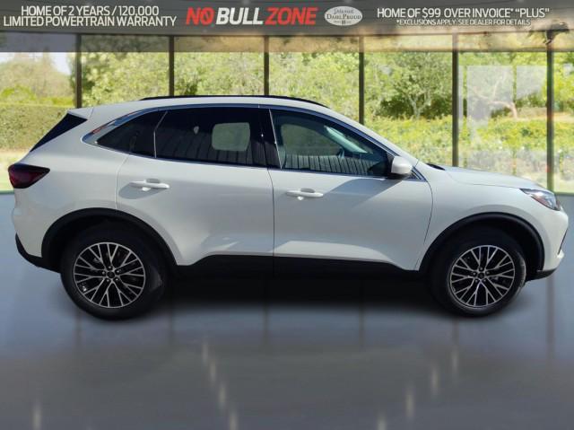 new 2025 Ford Escape PHEV car, priced at $41,552