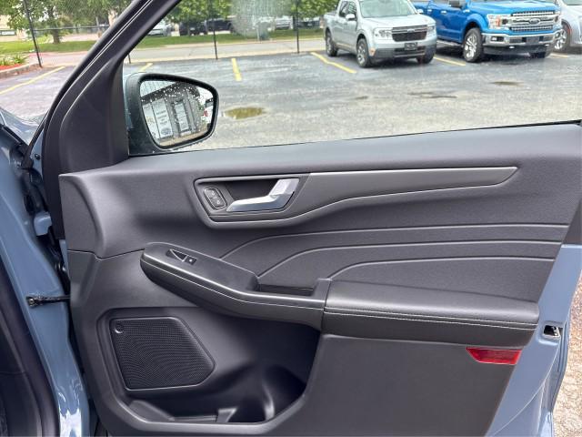 new 2025 Ford Escape PHEV car, priced at $39,679