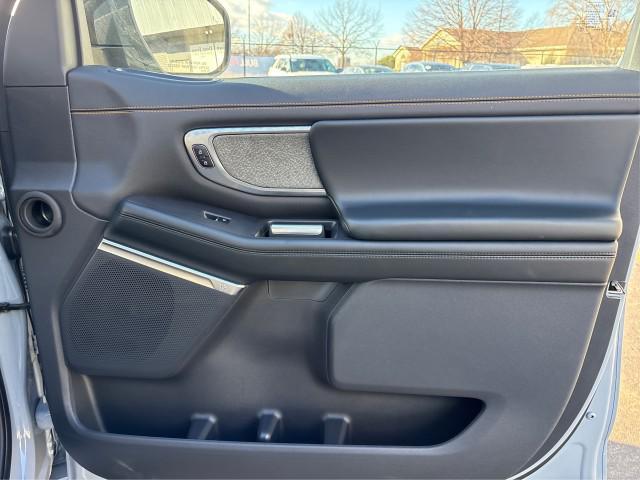 new 2025 Ford Expedition car, priced at $84,735