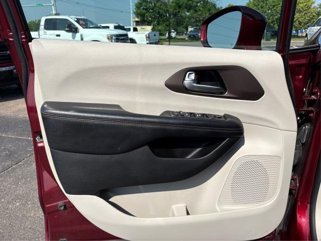 used 2018 Chrysler Pacifica car, priced at $15,966