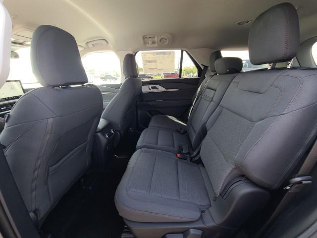 new 2025 Ford Explorer car, priced at $40,255