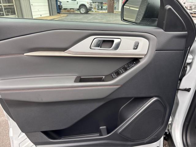 new 2025 Ford Explorer car, priced at $47,704