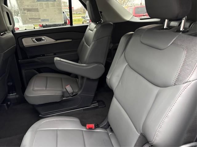 new 2025 Ford Explorer car, priced at $47,704