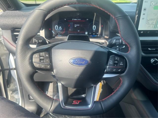 new 2025 Ford Explorer car, priced at $61,654
