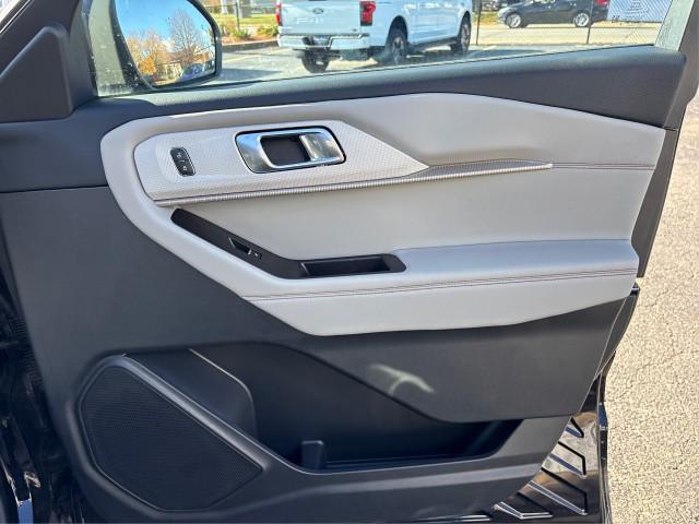 new 2025 Ford Explorer car, priced at $48,192