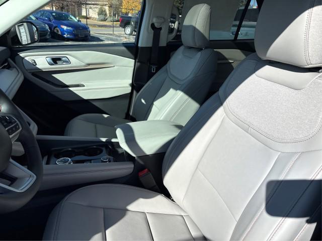 new 2025 Ford Explorer car, priced at $48,192