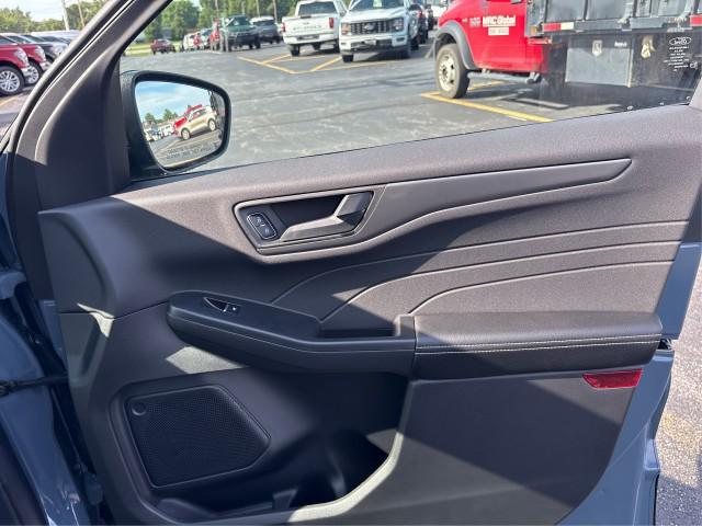 new 2025 Ford Escape car, priced at $32,200