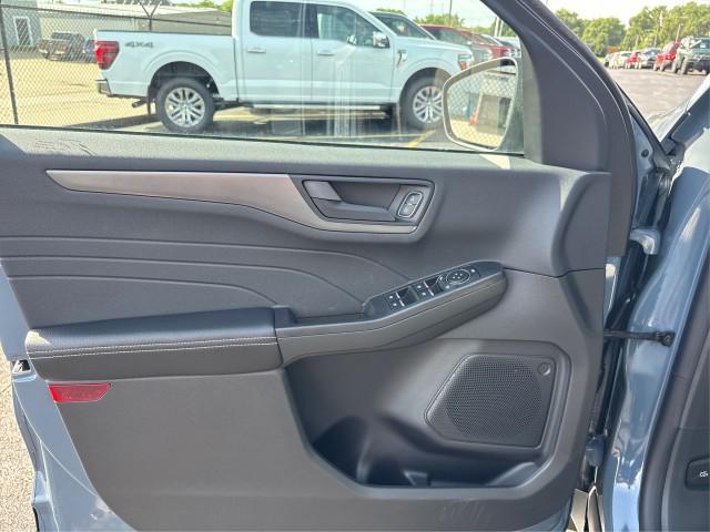 new 2025 Ford Escape car, priced at $32,200