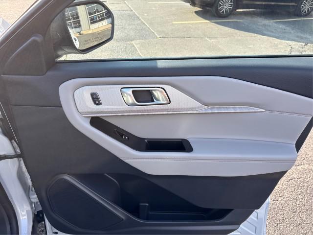 new 2025 Ford Explorer car, priced at $48,199