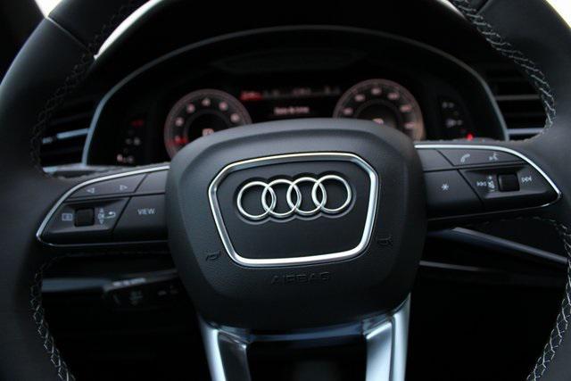 new 2025 Audi Q7 car, priced at $60,716