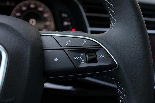new 2025 Audi Q7 car, priced at $60,716