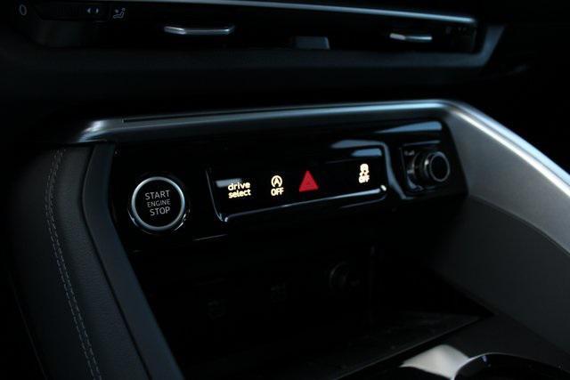 new 2025 Audi Q5 car, priced at $61,300