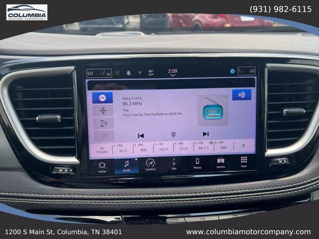 used 2022 Chrysler Pacifica Hybrid car, priced at $25,498