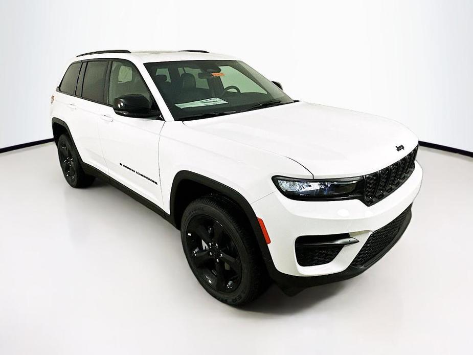 new 2025 Jeep Grand Cherokee car, priced at $45,128