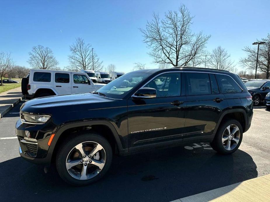 new 2024 Jeep Grand Cherokee car, priced at $45,435