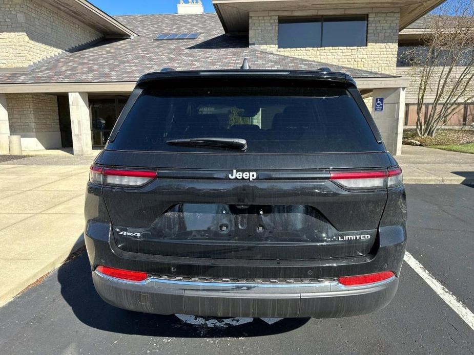 new 2024 Jeep Grand Cherokee car, priced at $45,435