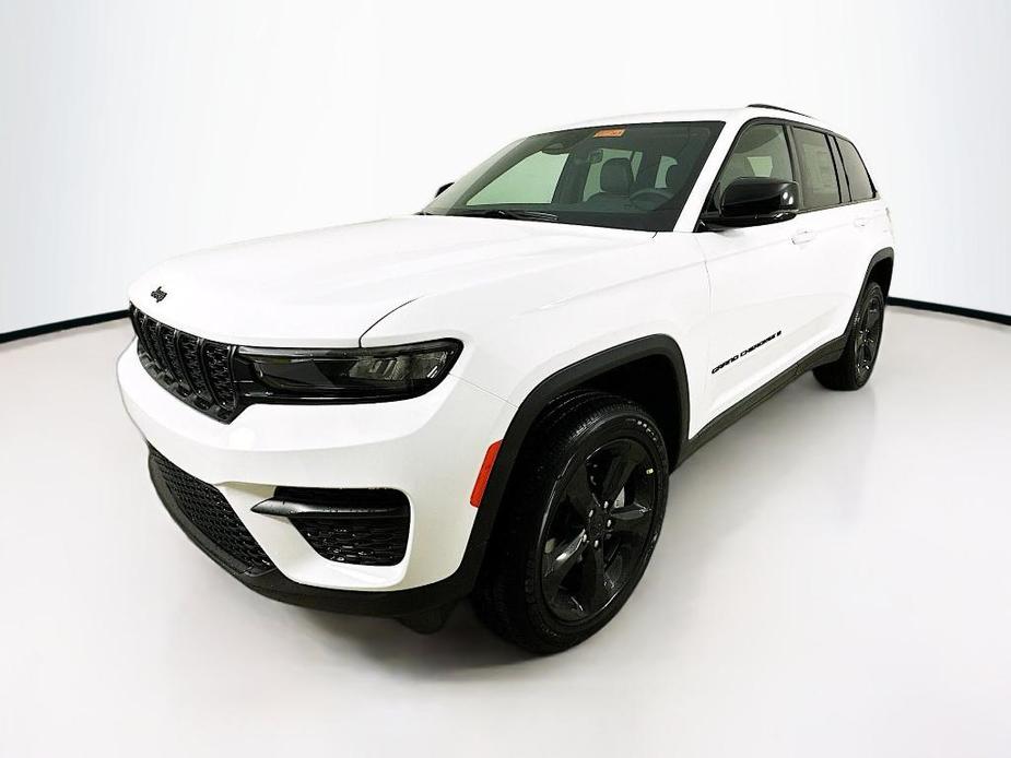 new 2025 Jeep Grand Cherokee car, priced at $44,128