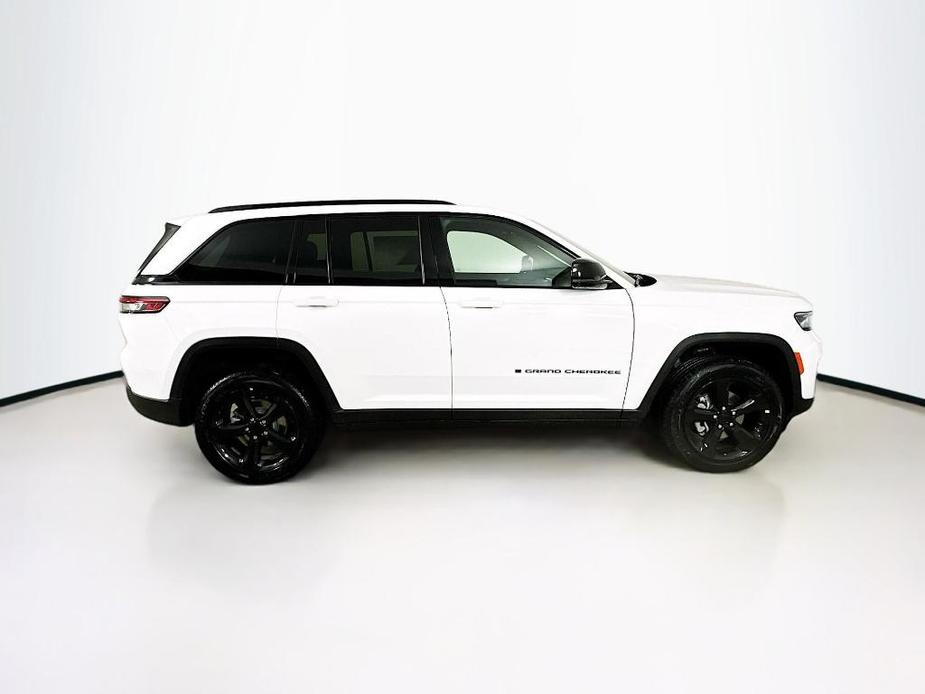 new 2025 Jeep Grand Cherokee car, priced at $44,128