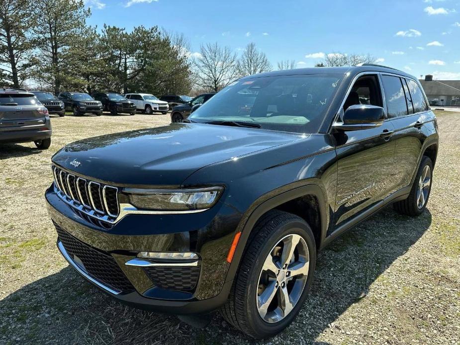 new 2024 Jeep Grand Cherokee car, priced at $43,935