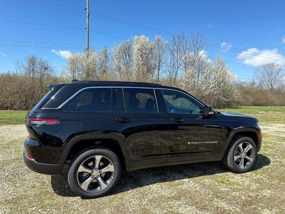 new 2024 Jeep Grand Cherokee car, priced at $43,935