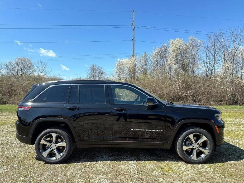 new 2024 Jeep Grand Cherokee car, priced at $43,935