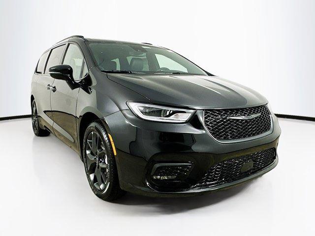 new 2025 Chrysler Pacifica car, priced at $45,765