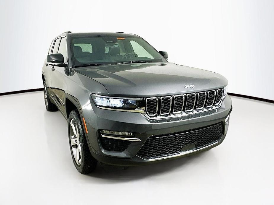 new 2025 Jeep Grand Cherokee car, priced at $49,886