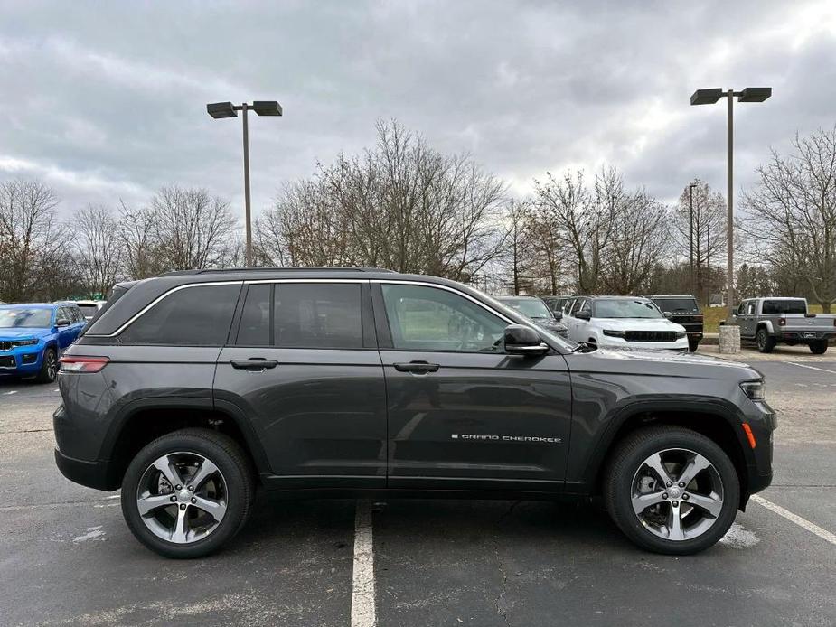 new 2024 Jeep Grand Cherokee car, priced at $46,670