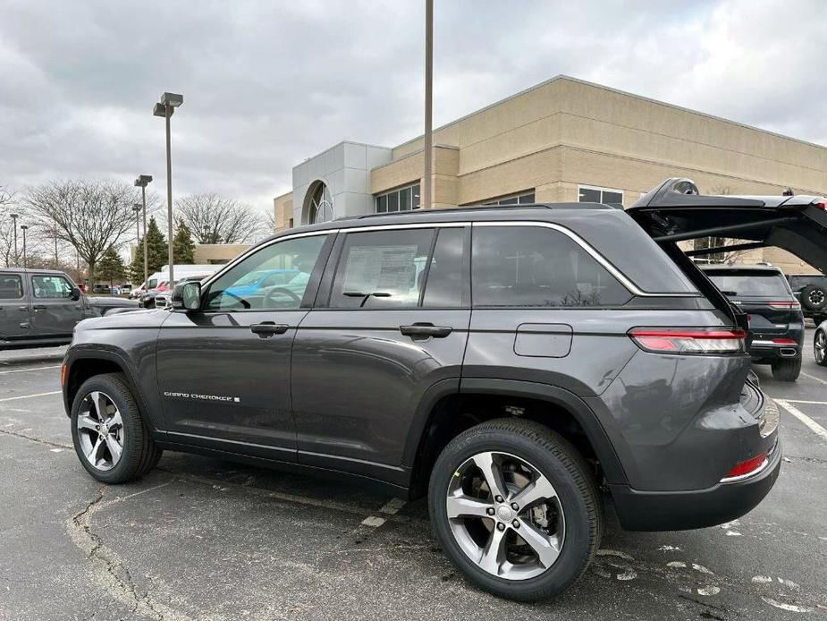 new 2024 Jeep Grand Cherokee car, priced at $46,670