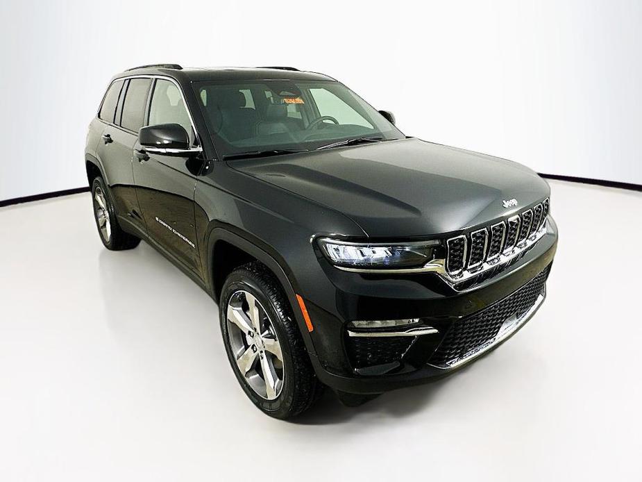 new 2025 Jeep Grand Cherokee car, priced at $53,253