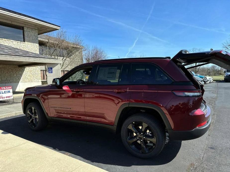 new 2024 Jeep Grand Cherokee car, priced at $44,425