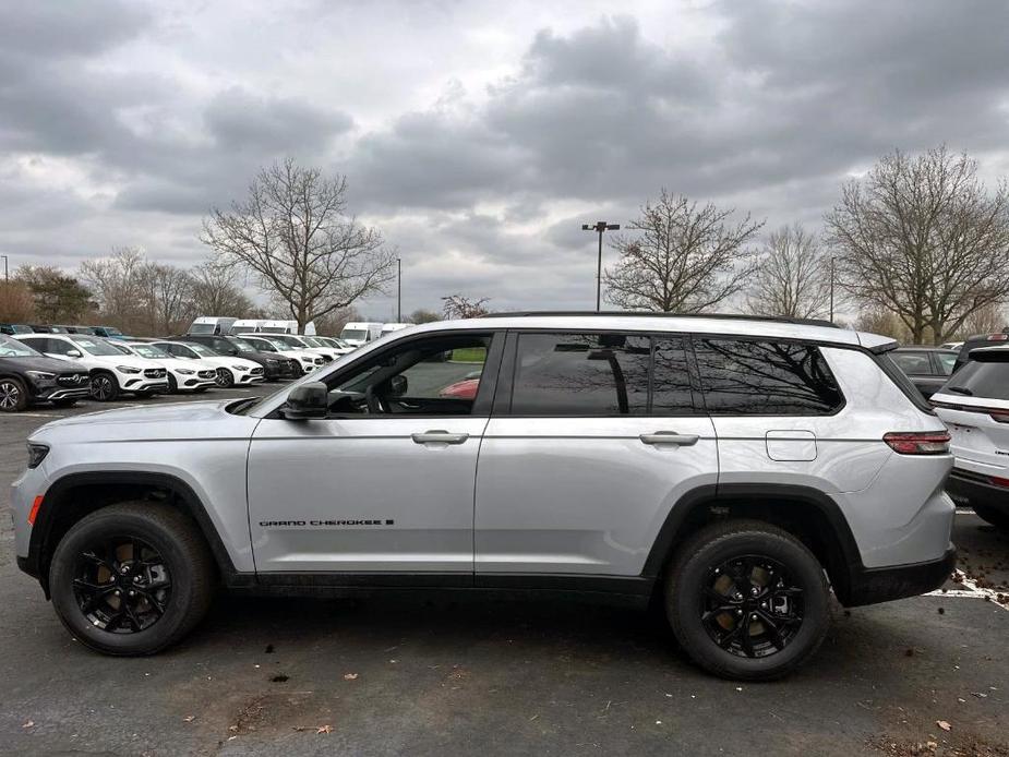 new 2024 Jeep Grand Cherokee L car, priced at $46,030