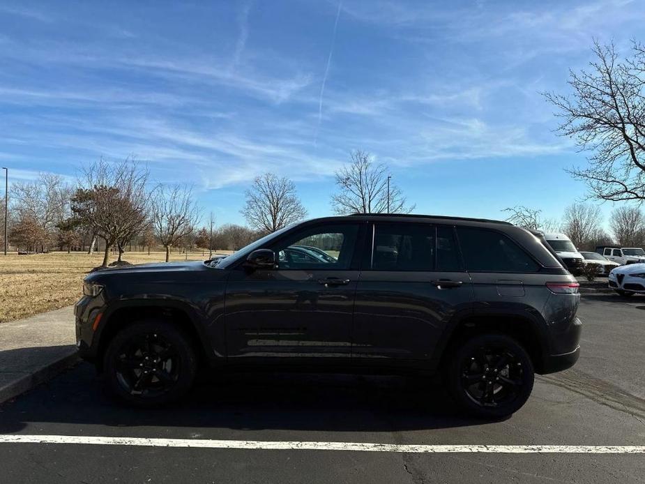 new 2024 Jeep Grand Cherokee car, priced at $45,925