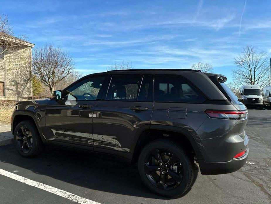 new 2024 Jeep Grand Cherokee car, priced at $45,925