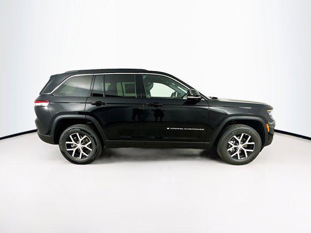 new 2024 Jeep Grand Cherokee car, priced at $50,295