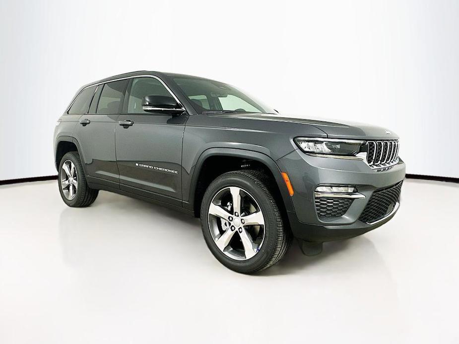 new 2025 Jeep Grand Cherokee car, priced at $47,935