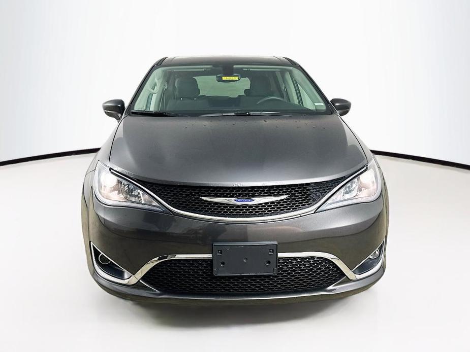 used 2018 Chrysler Pacifica car, priced at $15,899