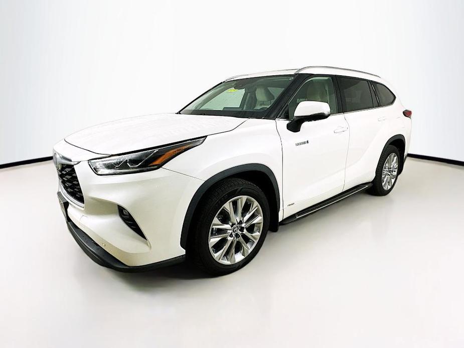 used 2020 Toyota Highlander Hybrid car, priced at $30,899